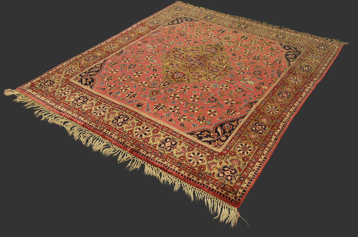 Antique Persian Kashan Silk Rug n°:92436417